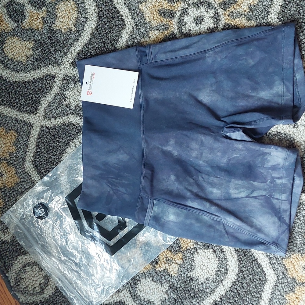 Born primitive eccentric shorts